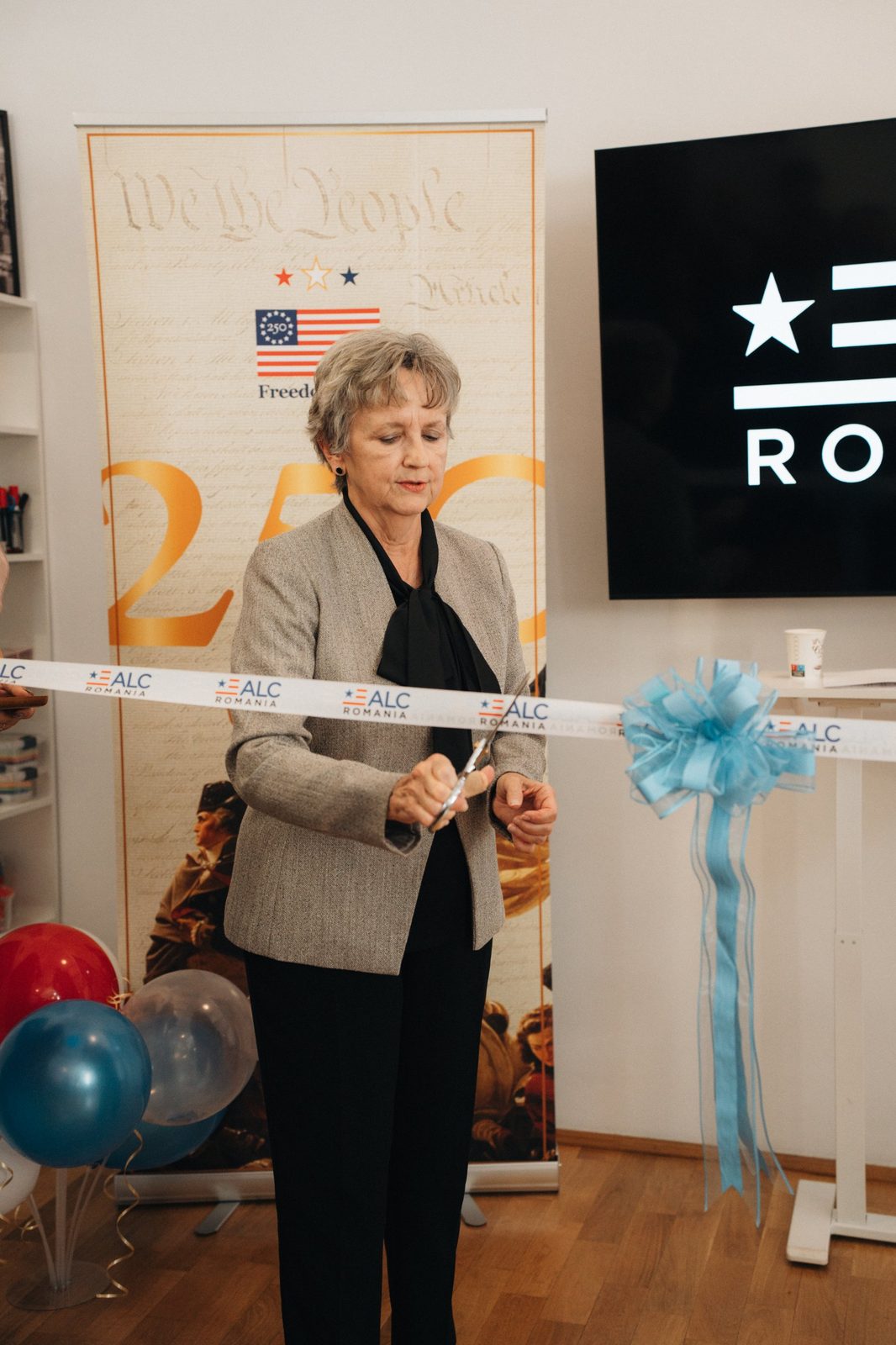 Ribbon cutting at the ALC Romania opening